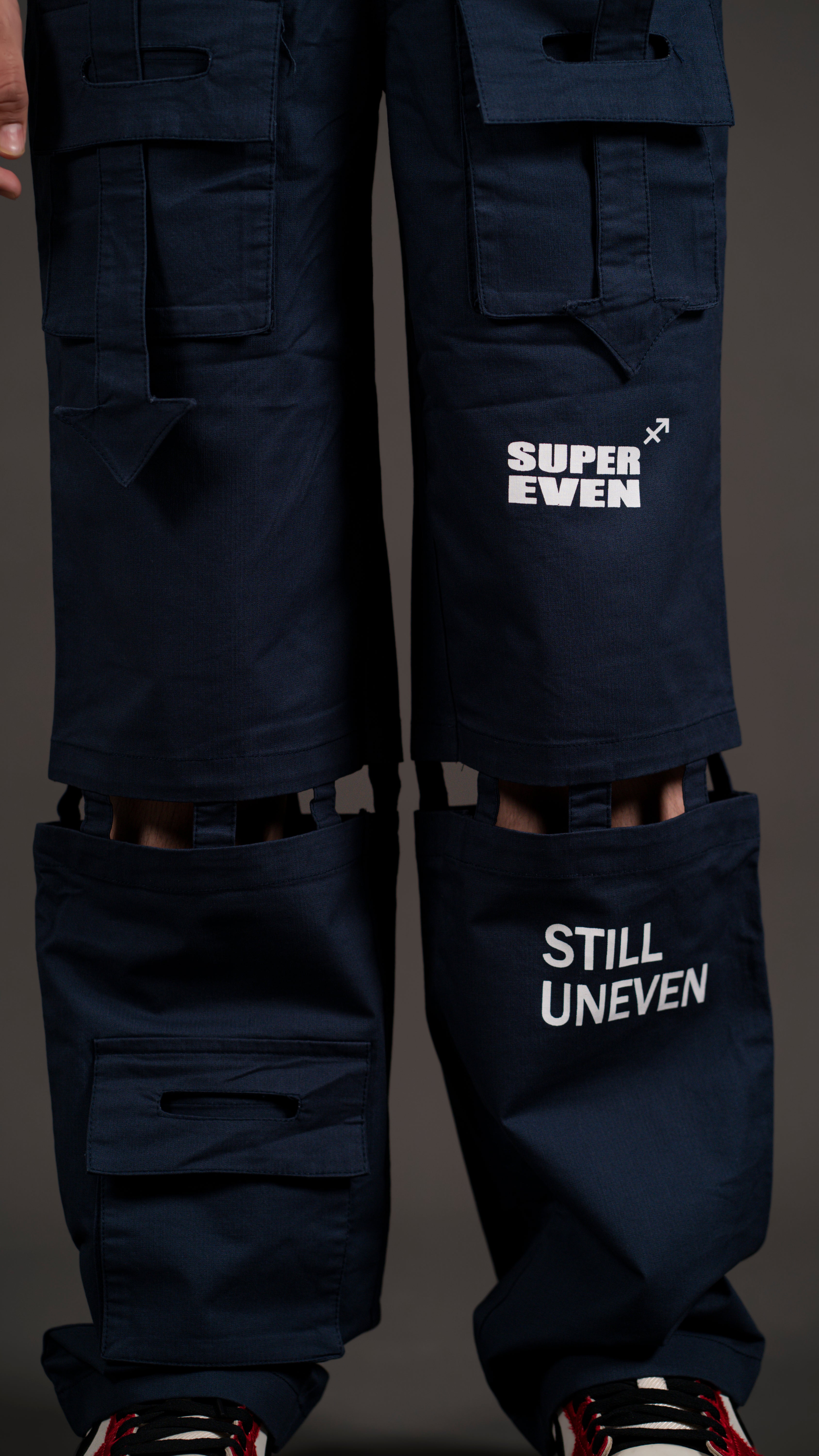 KNEE CUT ARROW BANDCARGO PANT/ NAVY BLUE